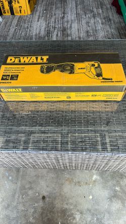 DEWALT DWE305 12 AMP KEYLESS VARIABLE SPEED CORDED RECIPROCATING SAW