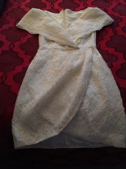 Informal wedding dress. Size 5/7 Ivory color/ Light lace/ $40