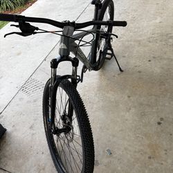 Ozark Trail 29" M.2 Ridge Mountain Bike, Large Frame, Fits Riders 5'9" - 6'2"+, Gray, Adult, Unisex