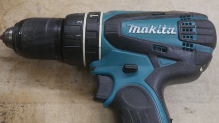 MAKITA XPH01 18V DRILL W 18V BATTERY PRE OWNED F(contact info removed)0