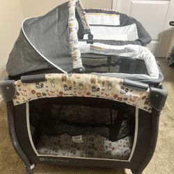 Babytrend-corralito para bebés