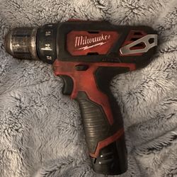 Milwaukee M12 3/8 Drill/Driver