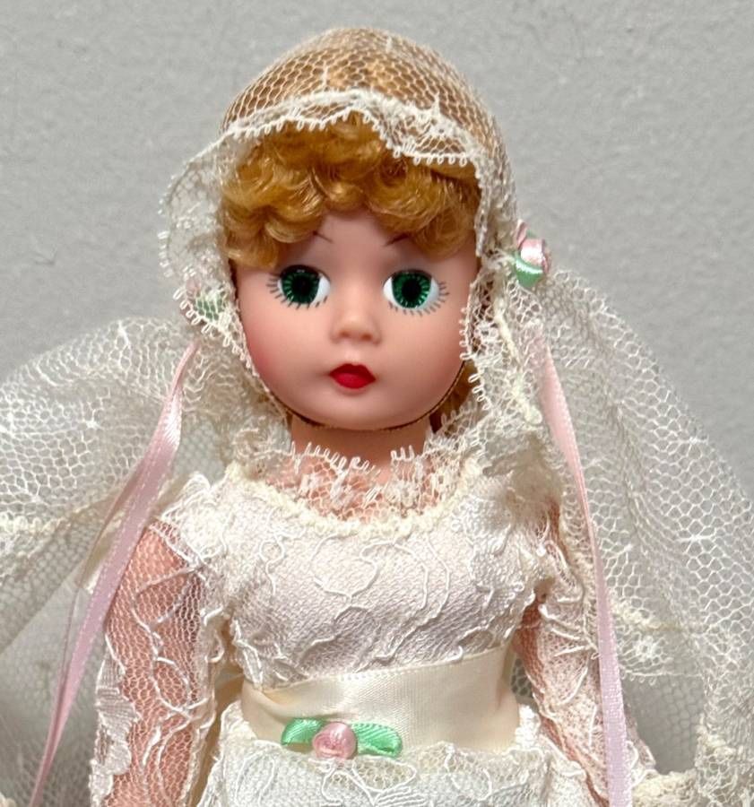 Vintage Collectible Madame Alexander 1920s Bride Doll In Box