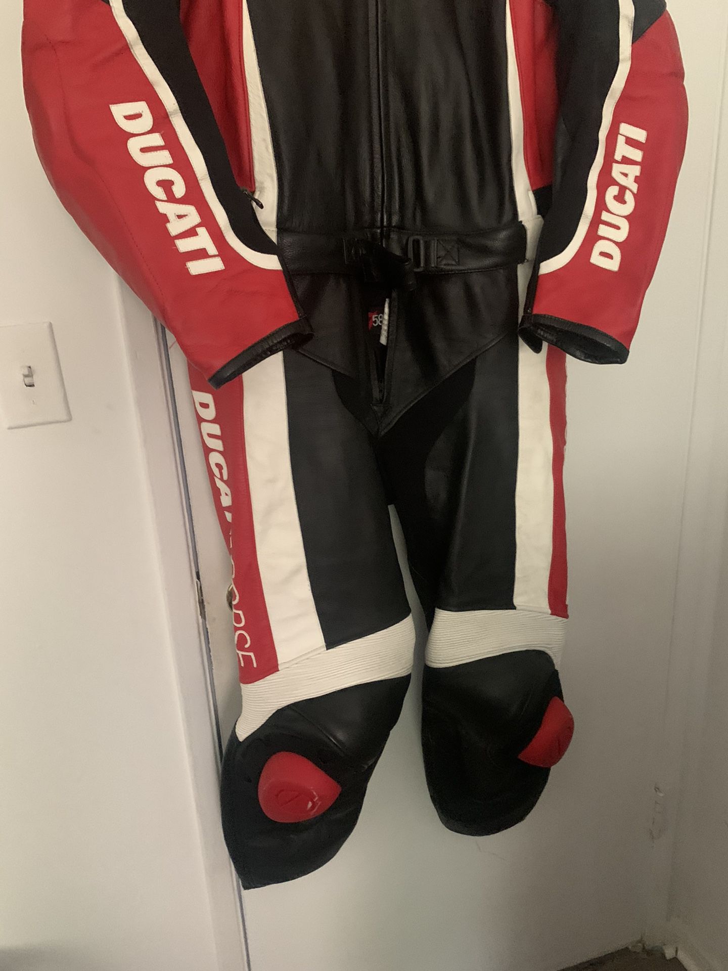 Photo Ducati Dainese XL Race Suit Track Suit 2 Piece