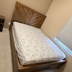 Queen Bed , 2 Night Stand And A Console Table