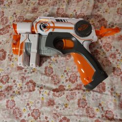 Nerf  White Out Night Finder