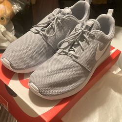 Nike Roshe Ones
