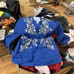 Pallet Of Various Women’s Clothing 