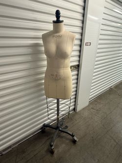 AlvaFORM Studio Professional Dress Form Mannequin - Size 8 w/ Rolling Base