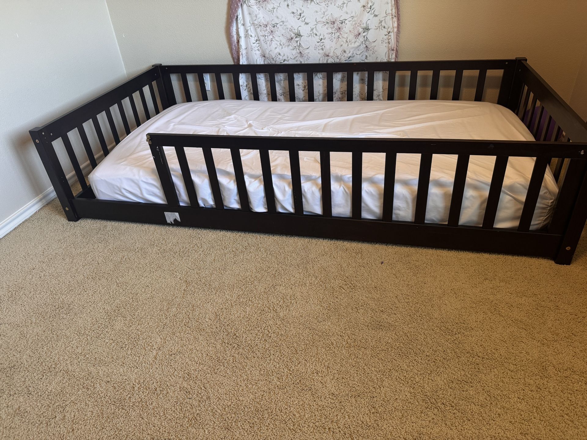Twin Toddler floorbed 