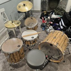 Mapex 5 Piece Drum Set (Everything Included In Photos!)