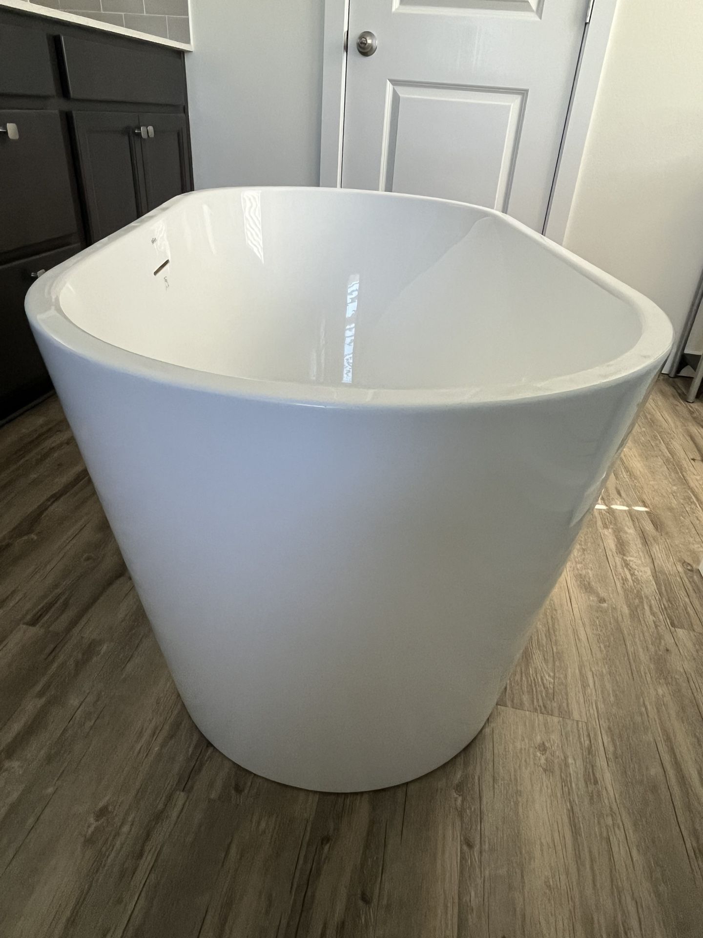 FerdY Freestanding Bath