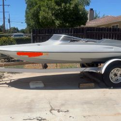 Glastron Boat 007 Evinrude