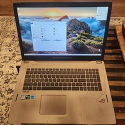 Asus Rog Strix Gaming Laptop 17.3" 75hz i7 GTX 1070 2TB HDD + 250GB SSD