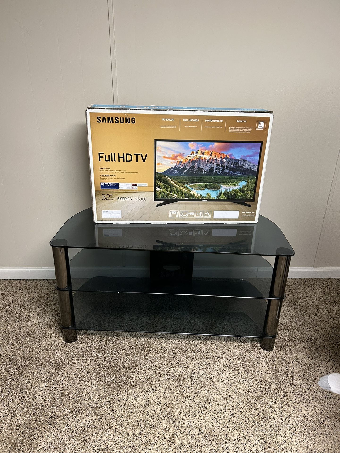 Brand New 32in Samsung Smart TV With Stand