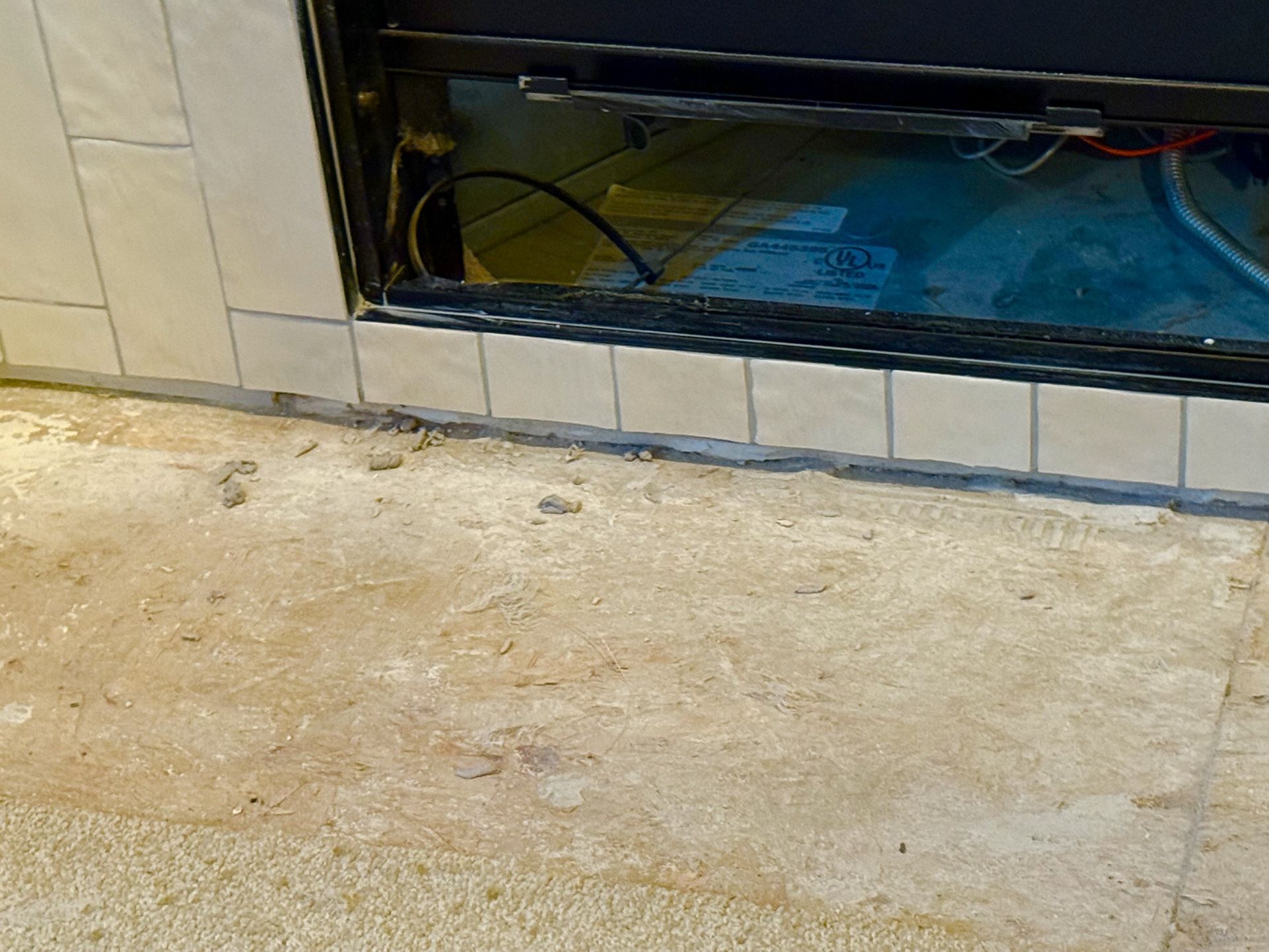 CARPET ALMOST LIKE NEW-200 Sf