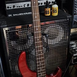 DEAN 4 STRING BASS