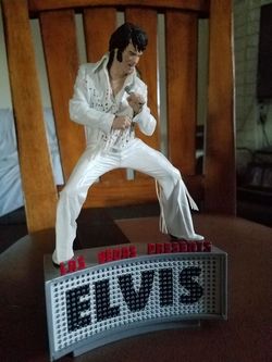 Elvis Presley 5 1/2 in figure