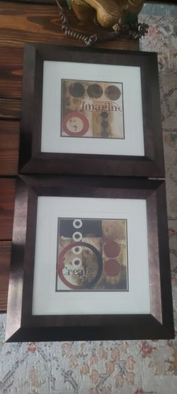 Set of wall art.