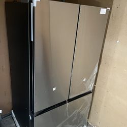 (BRAND NEW TOP OF THE LINE) Bespoke 3-Door French Door Refrigerator with Beverage Center