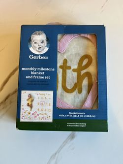 Gerber Monthly Milestone Blanket And Heart Frame