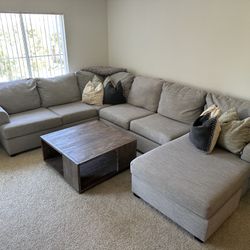 Hampstead Dove Grey Fabric U-Shaped Sectional with Right Arm Facing