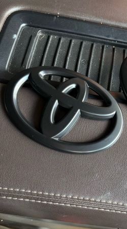New Black Toyota Emblem Badge - Fits 2014- 2023 Toyota 4 Runner - Front Grille Logo