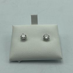 14kt White Gold 1.00cttw Diamond Stud Earrings 