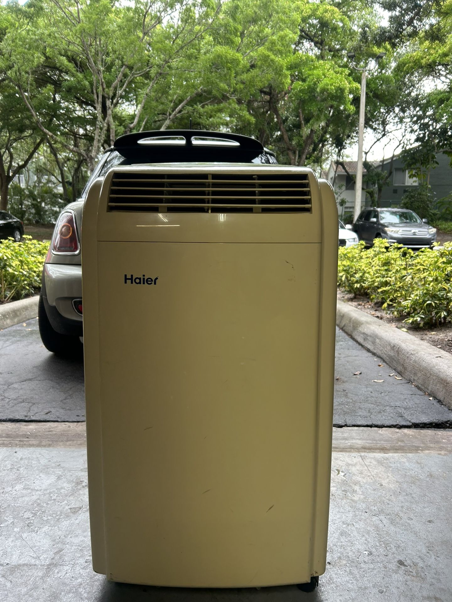 PORTABLE A/C HAIER ROOM AIR CONDITIONER