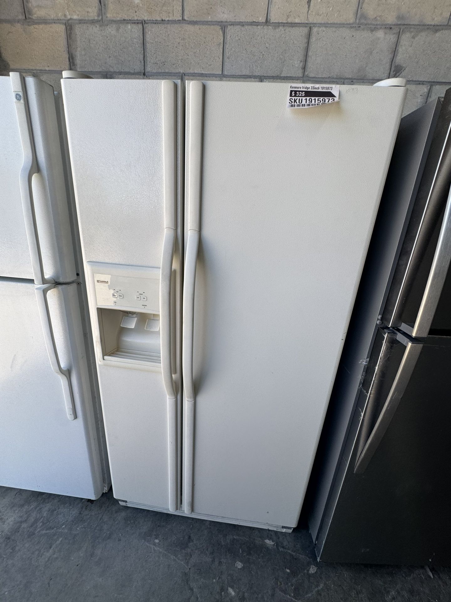 Refrigerator 