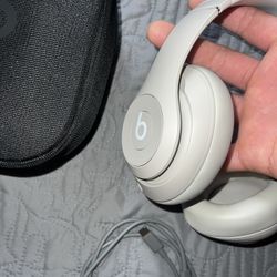 Beats Studio Pro