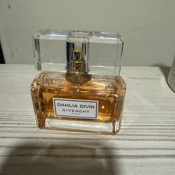 Givenchy Dahlia Divin 