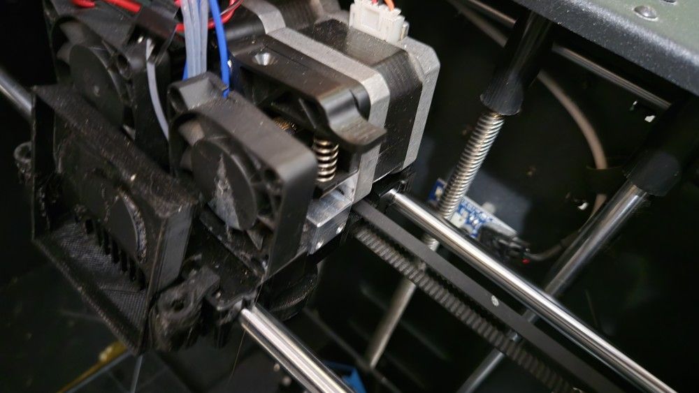 Flashforge Creator Pro, Missing Power Cable And One Of The Extruders Wobbles, Probably Used For High School Robotics Or Something