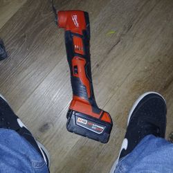 Milwaukee M18 Multitool W/battery 