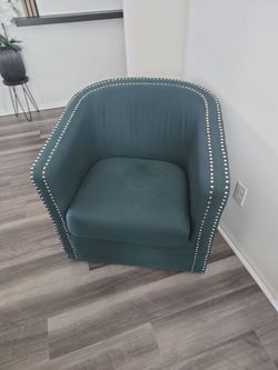 Accent chairs
