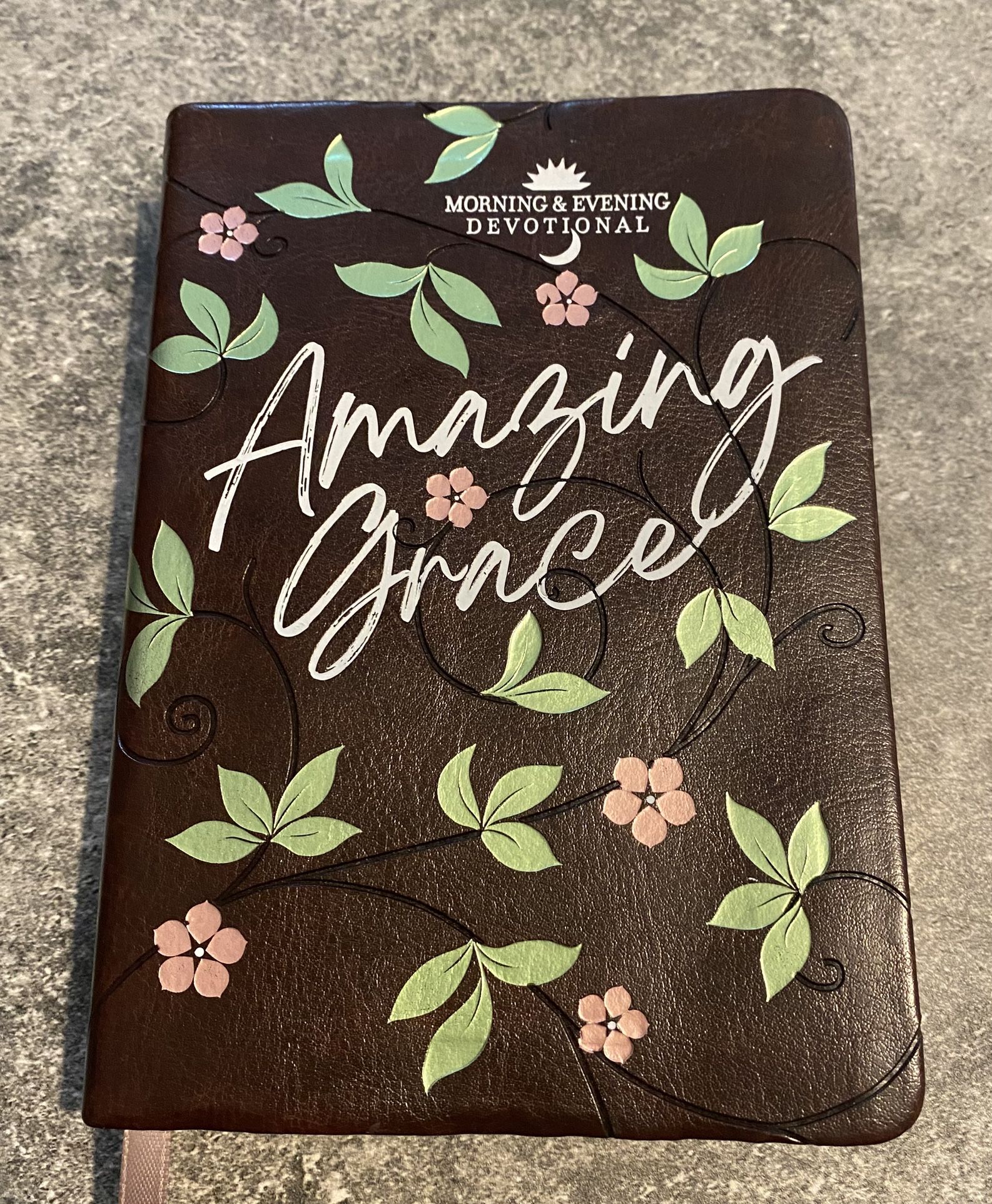 Morning and Evening Devotionals Ser., Amazing Grace, New !!