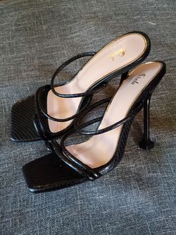 Size 37 5.5 usa