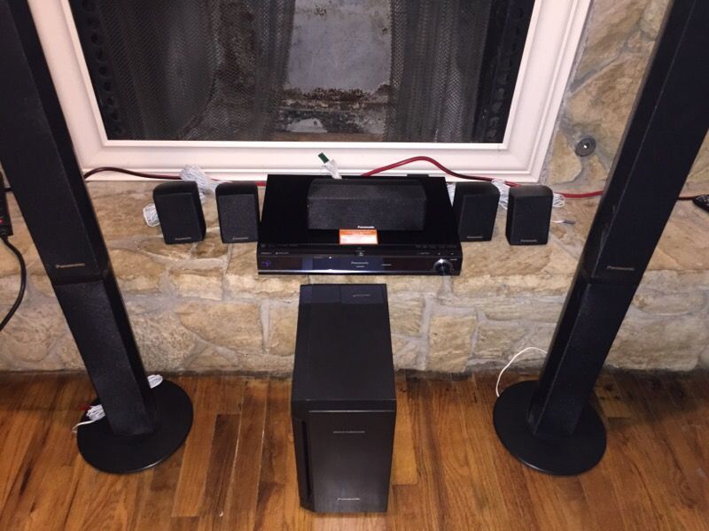 Panasonic SA-BT300 1250W 7.1 blu-ray home theater system