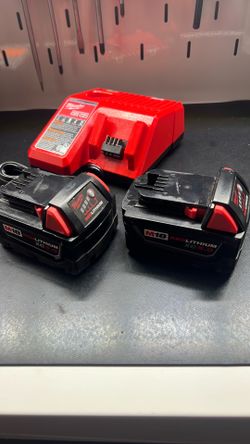 M18 milwaukee 2- xc 5.0  and charging station