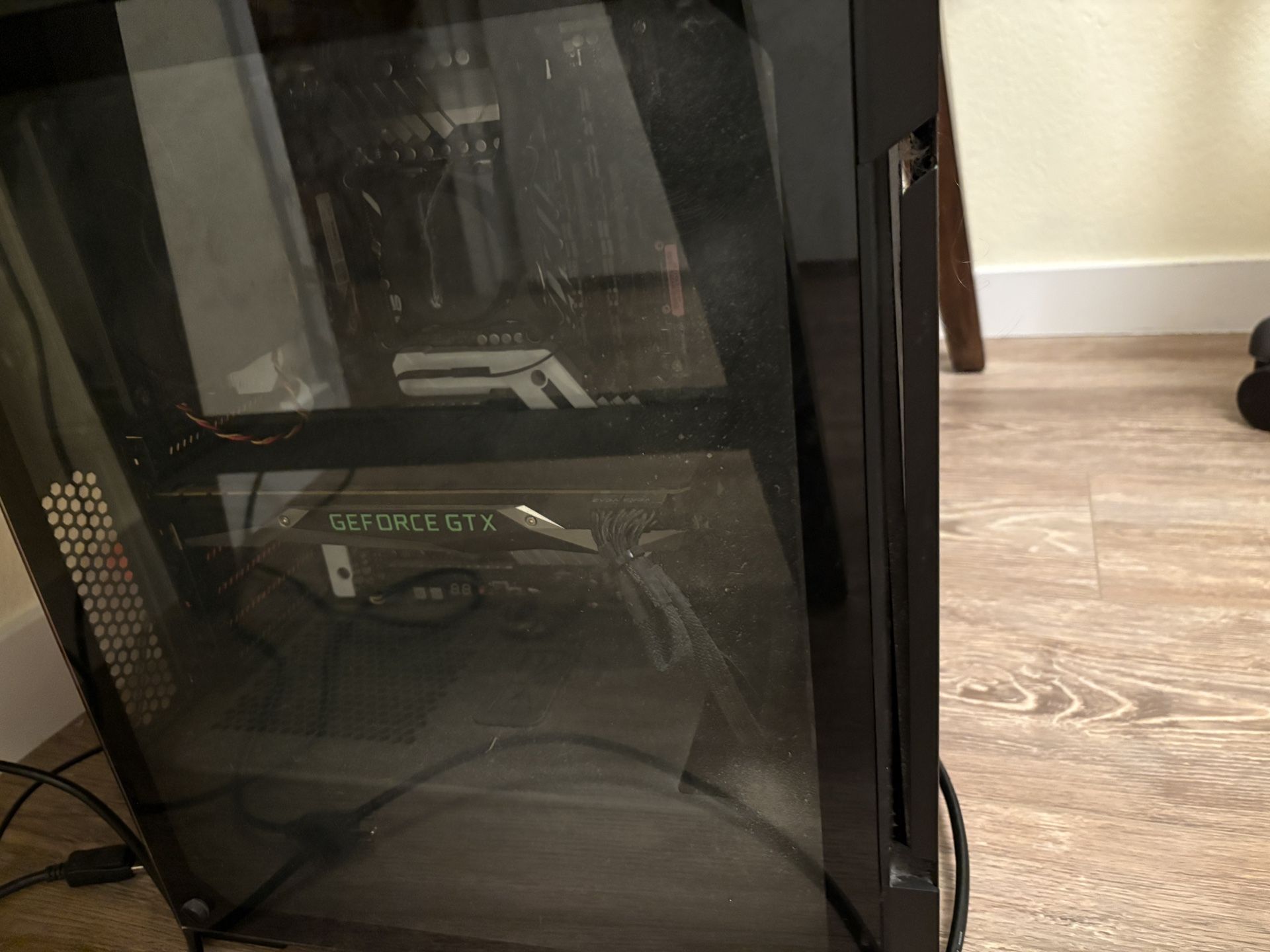 Gaming PC With 2 Monitors With Desk Mount, Keyboard And Mouse