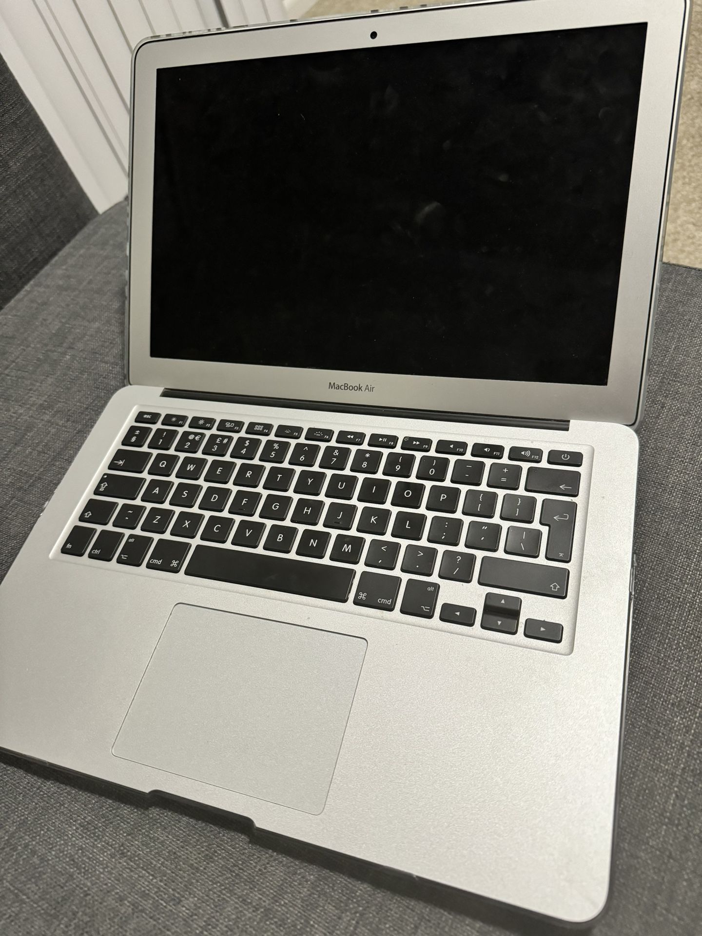 Apple MacBook Air 13-Inch, 2017