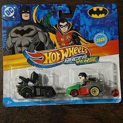 Hot Wheels Racer Verse Batman & Robin 