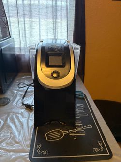 Keurig Coffee Maker Black and Gold