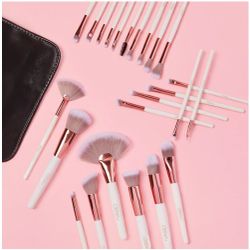 HEAVENLY 24 PC BRUSH SET
