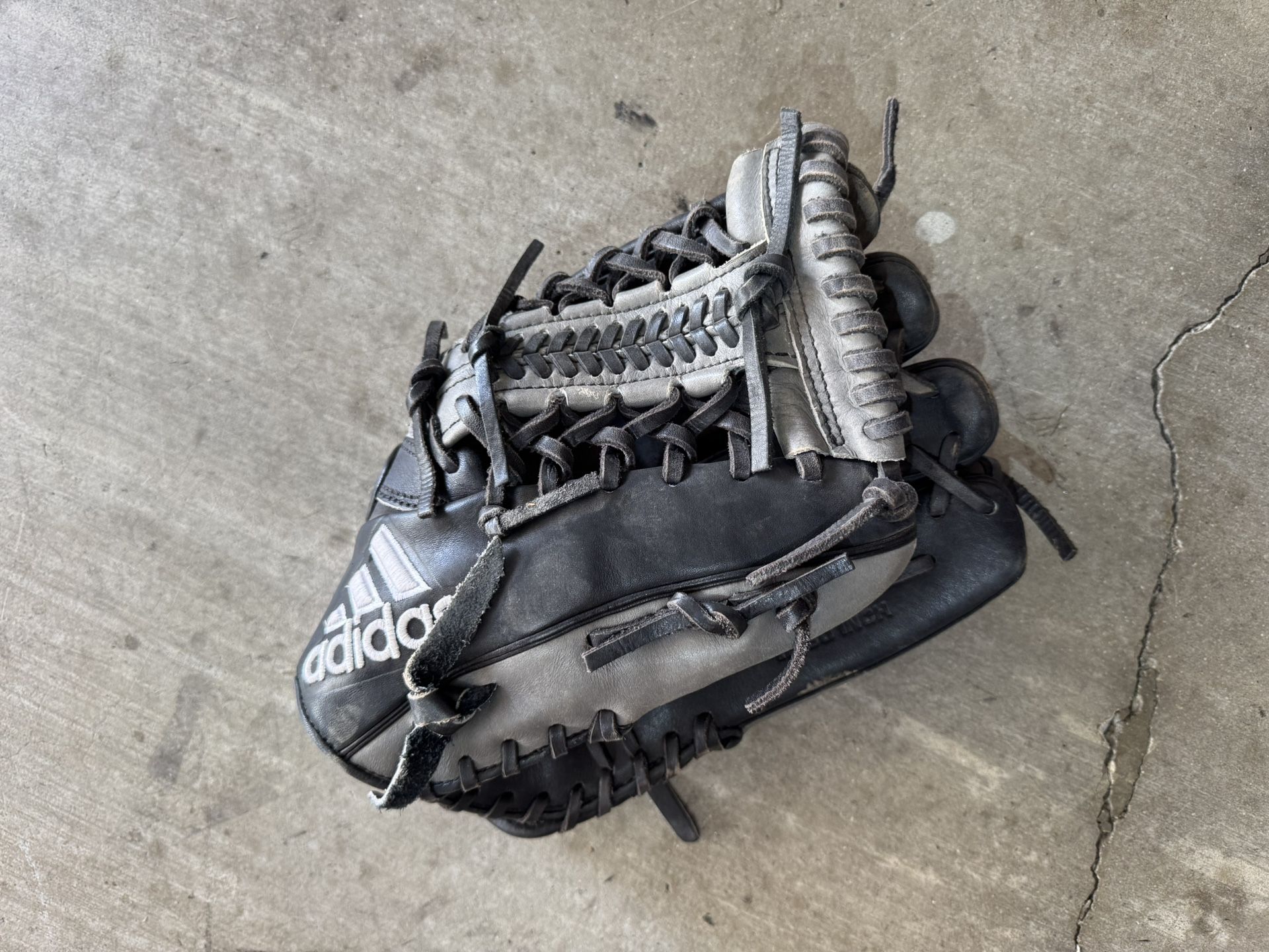 Adidas Baseball Trap Web Glove EQT
