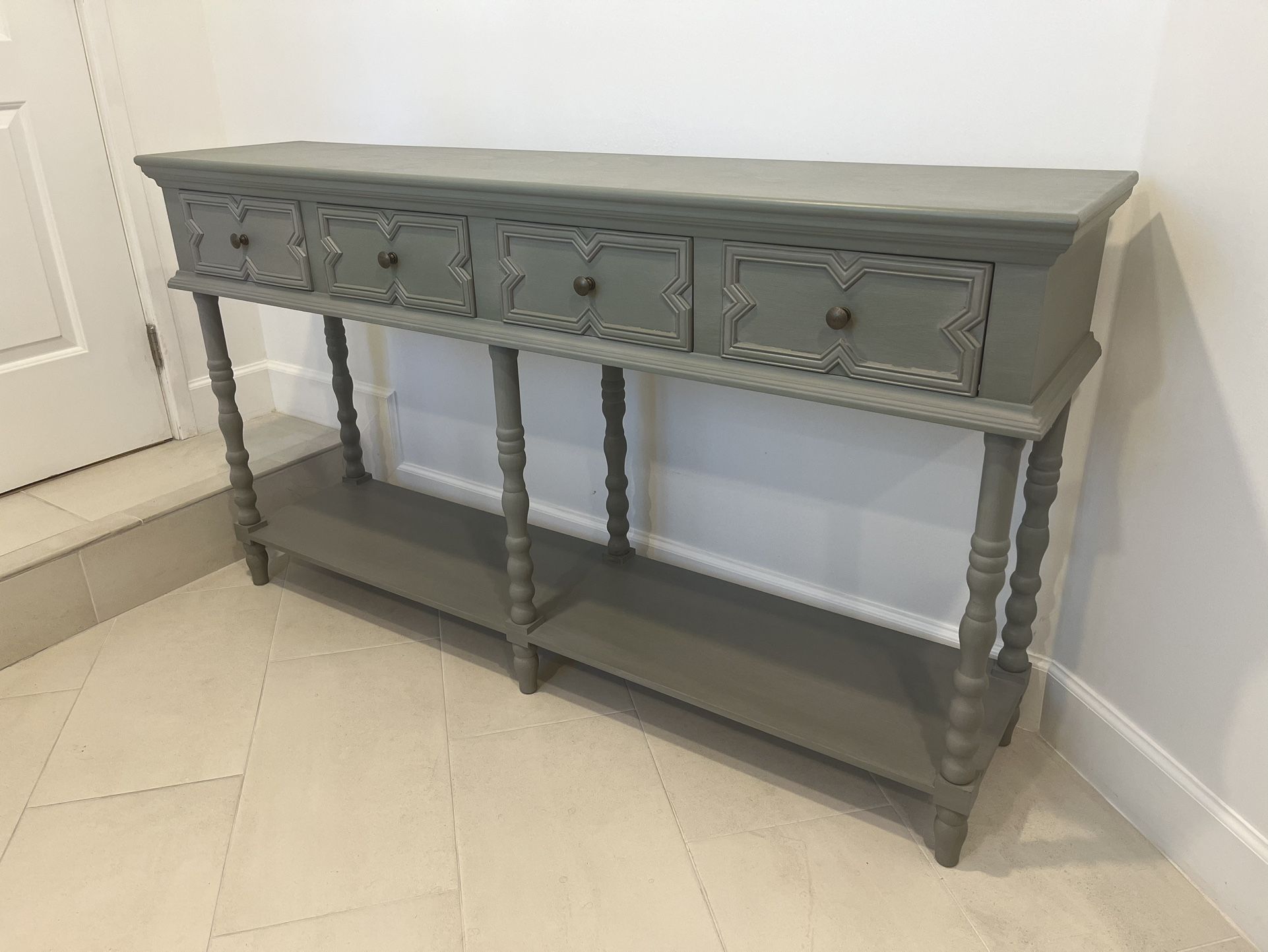 Country cottage farmhouse console table In gray - Like New