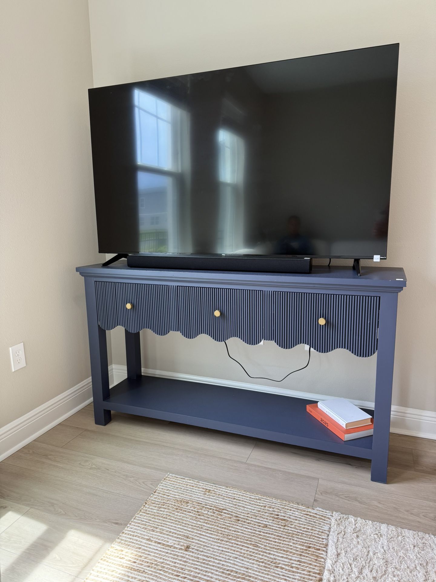 Tv stand