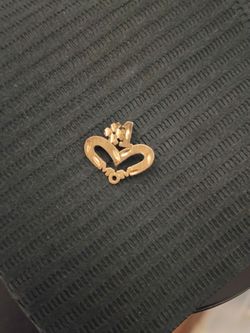 Vintage 14K Yellow Gold "MOM" Heart Charm Pendant by Michael Anthony (MA)