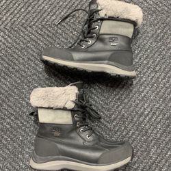 Ugg Boots Dry Tech Size 8