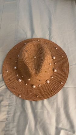Steve Madden Hat. Wife likes her fedoras and doesn’t think this fits her look.